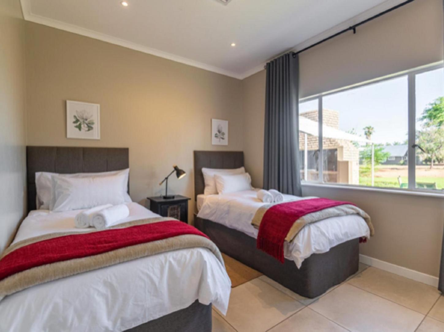 Flying Ostrich Guesthouse & Self-Catering Accommodation Mariental Phòng bức ảnh