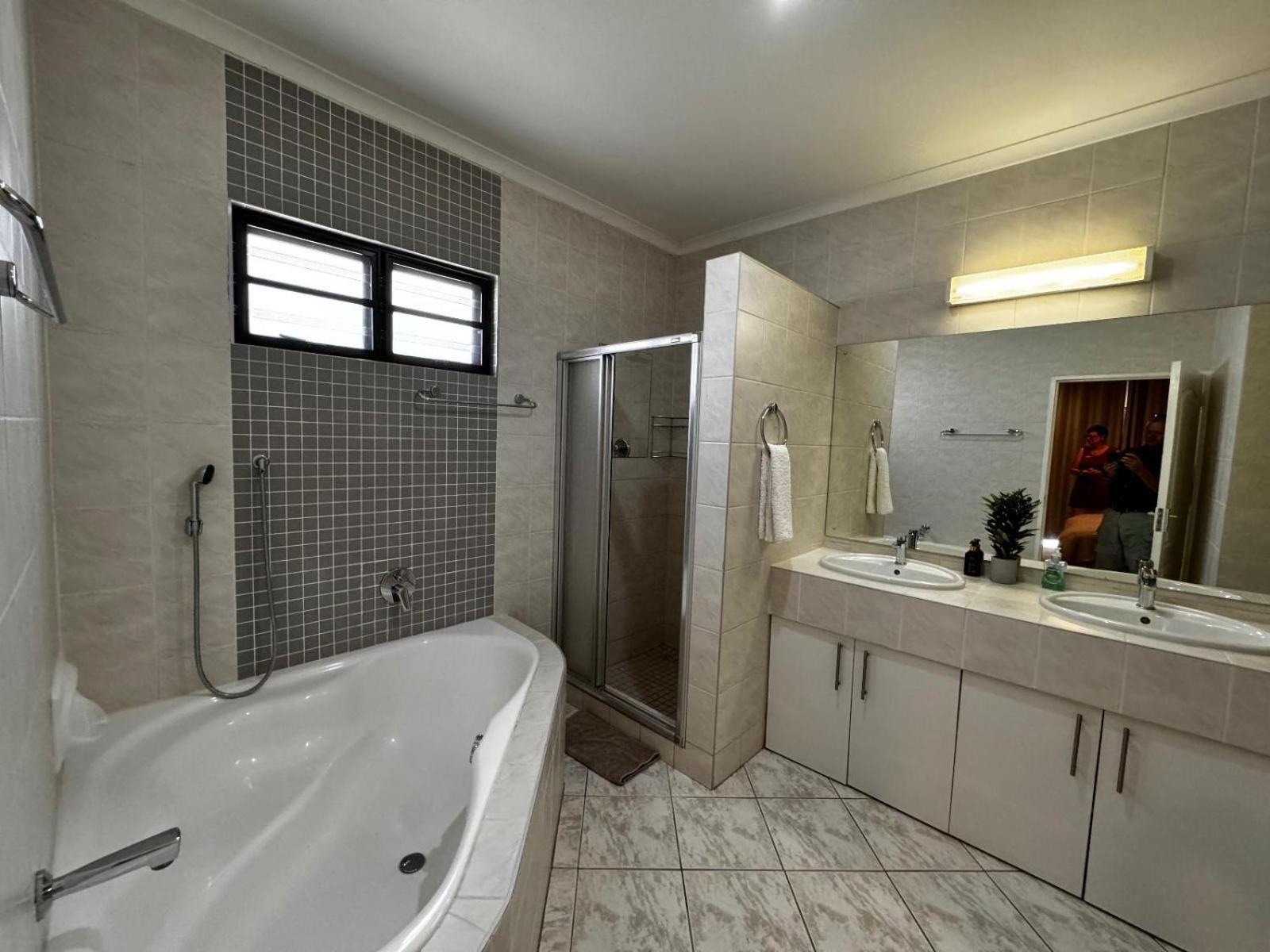 Flying Ostrich Guesthouse & Self-Catering Accommodation Mariental Phòng bức ảnh