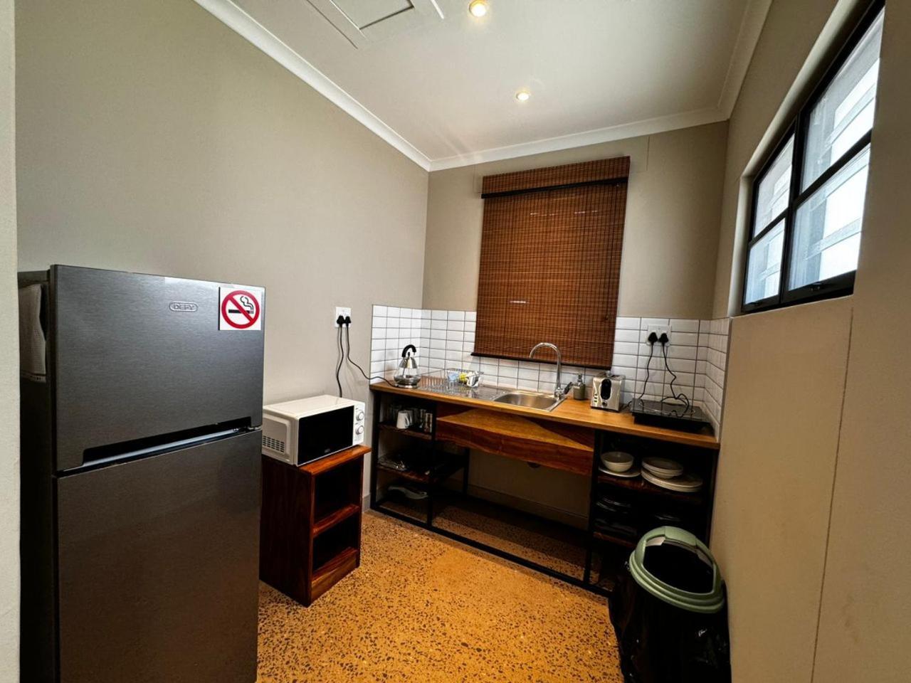 Flying Ostrich Guesthouse & Self-Catering Accommodation Mariental Ngoại thất bức ảnh
